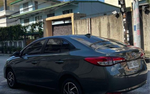 Selling White Toyota Vios 2022 in Quezon City-4
