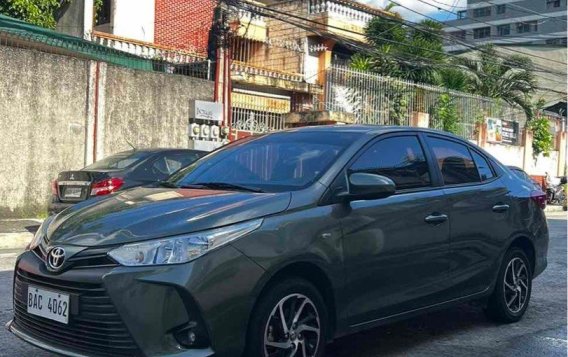Selling White Toyota Vios 2022 in Quezon City-5