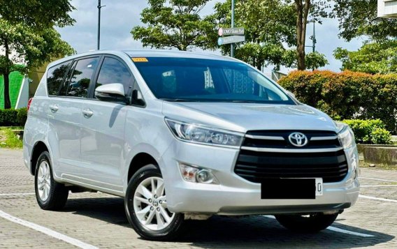 Selling White Toyota Innova 2020 in Makati-2