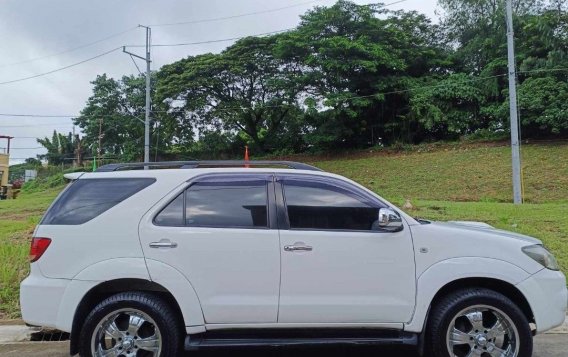 White Toyota Fortuner 2005 for sale in Antipolo-6