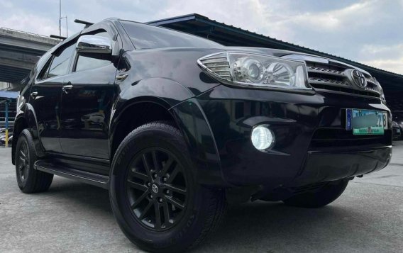 Sell White 2011 Toyota Fortuner in Pasig-1
