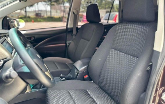 White Toyota Innova 2022 for sale in Makati-8