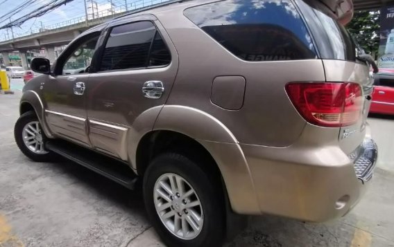 Selling White Toyota Fortuner 2006 in Manila-4