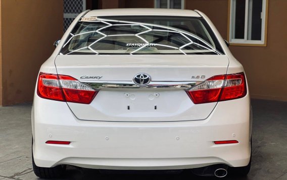 Selling White Toyota Camry 2014 in Muntinlupa-6