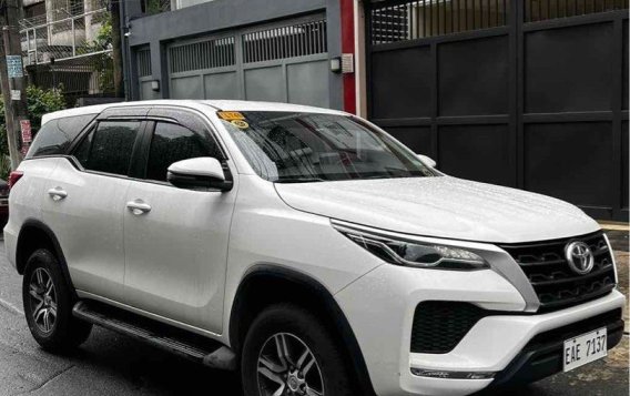 White Toyota Fortuner 2022 for sale in Quezon City-2