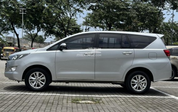 2020 Toyota Innova in Makati, Metro Manila-6