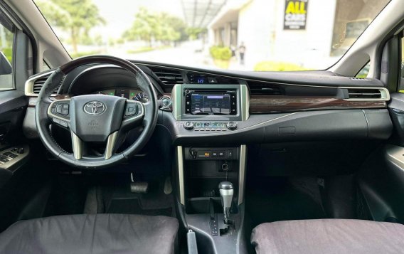 2018 Toyota Innova  2.8 V Diesel AT in Makati, Metro Manila-10