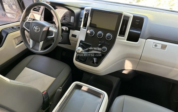 2019 Toyota Hiace  GL Grandia M/T in Las Piñas, Metro Manila-10