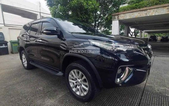 2017 Toyota Fortuner  2.4 V Diesel 4x2 AT in Quezon City, Metro Manila-5