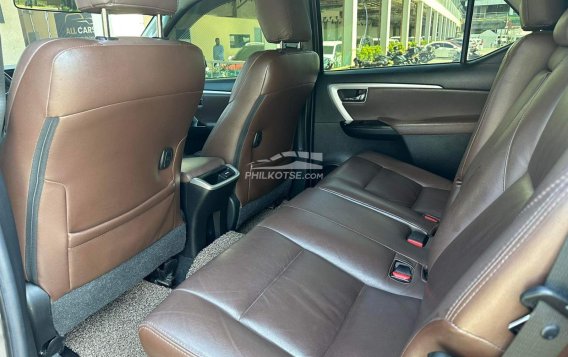 2017 Toyota Fortuner 2.4 G Gasoline 4x2 AT in Makati, Metro Manila-14