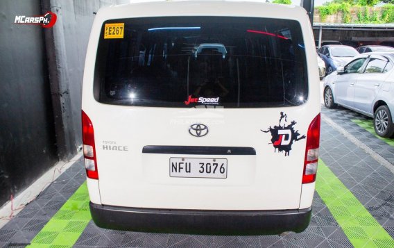 2020 Toyota Hiace  Commuter 3.0 M/T in Malabon, Metro Manila-4