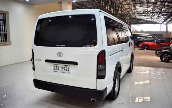 2017 Toyota Hiace  Commuter 3.0 M/T in Lemery, Batangas-16