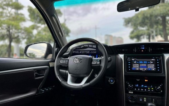 2018 Toyota Fortuner  2.8 V Diesel 4x4 AT in Makati, Metro Manila-21
