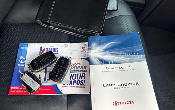 2019 Toyota Land Cruiser in Bacoor, Cavite-1