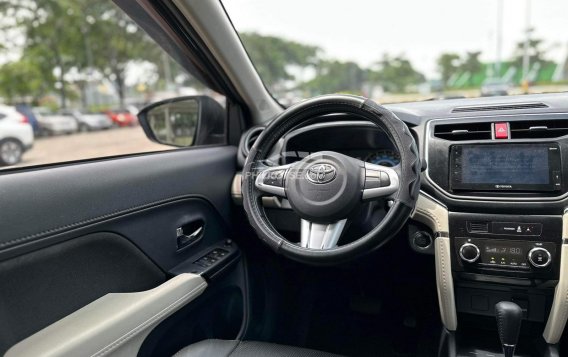 2019 Toyota Rush  1.5 G AT in Makati, Metro Manila-16