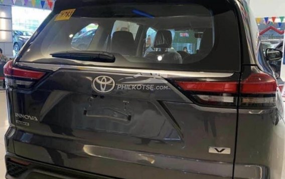 2024 Toyota Yaris Cross V 1.5 CVT in Batangas City, Batangas