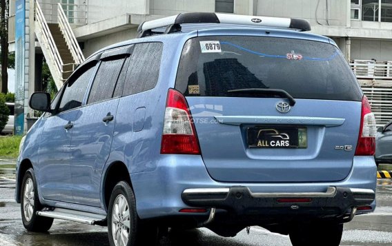 2012 Toyota Innova  2.0 E Gas AT in Makati, Metro Manila-5