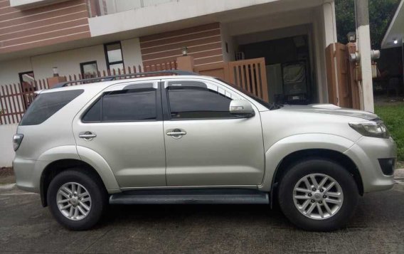 White Toyota Fortuner 2013 for sale in Manila-5