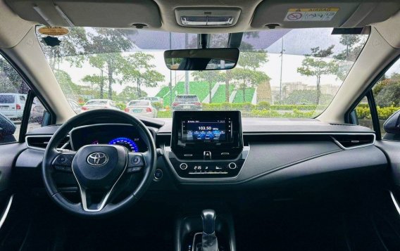 Selling White Toyota Corolla altis 2020 in Makati-3