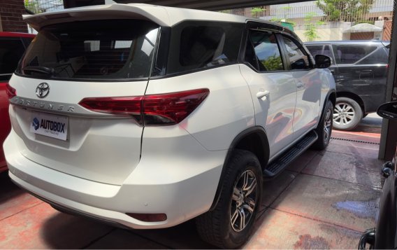 Selling White Toyota Fortuner 2023 in Quezon City-2