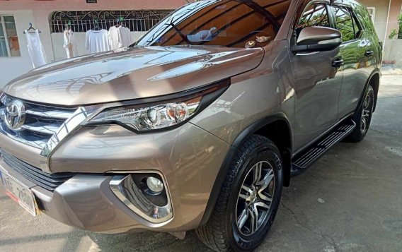 Selling White Toyota Fortuner 2017 in Tagaytay-4