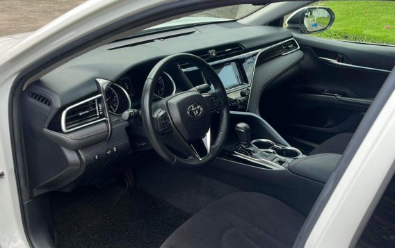 White Toyota Camry 2019 for sale in Muntinlupa-4