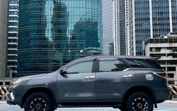 2017 Toyota Fortuner  2.4 G Diesel 4x2 AT in Makati, Metro Manila-6