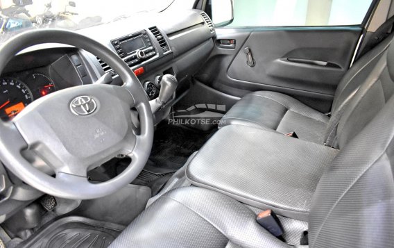 2019 Toyota Hiace  Commuter 3.0 M/T in Lemery, Batangas-9