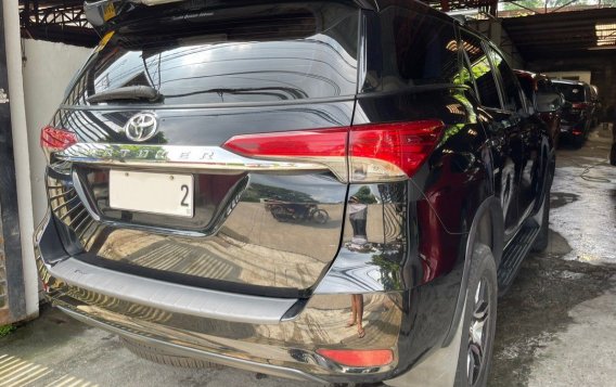 Silver Toyota Fortuner 2016 for sale in Quezon City-5