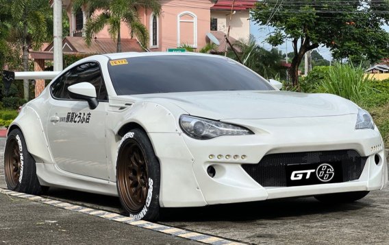 White Toyota 86 2018 for sale in Manila-2