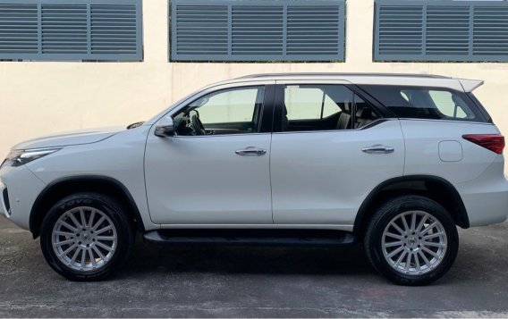 Pearl White Toyota Fortuner 2018 for sale in Automatic-6