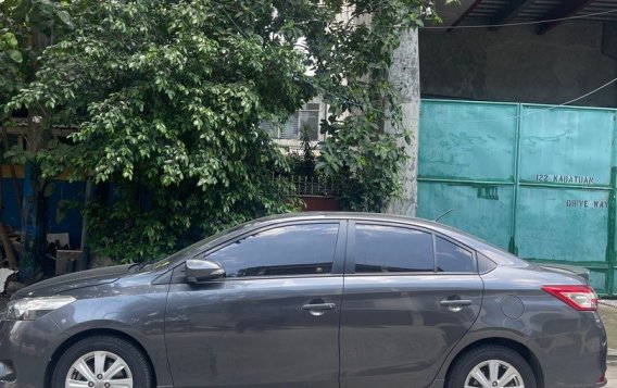 Selling White Toyota Vios 2016 in Quezon City-2