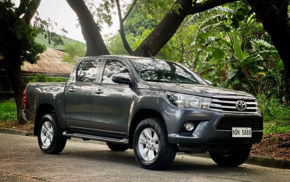 White Toyota Hilux 2019 for sale in Manual-3