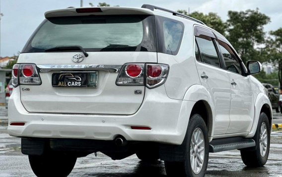 Sell White 2012 Toyota Fortuner in Makati-3