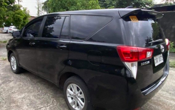 Selling White Toyota Innova 2019 in Quezon City-6