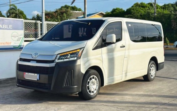 White Toyota Hiace 2022 for sale in Manila-2