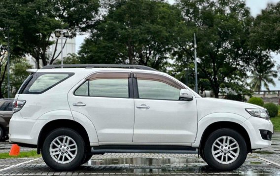 Sell White 2012 Toyota Fortuner in Makati-5