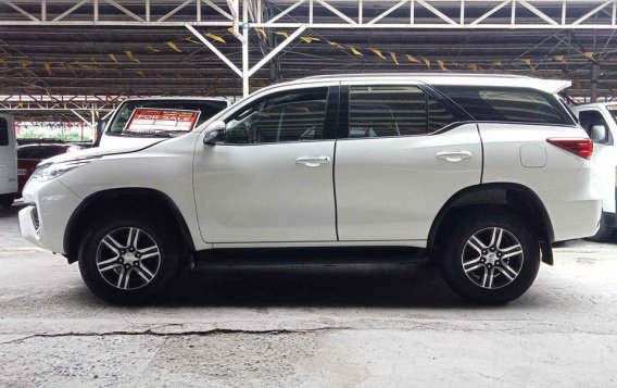 Selling White Toyota Fortuner 2018 in Pasay-5