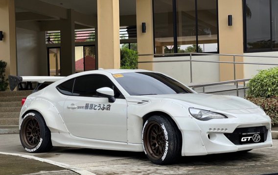 White Toyota 86 2018 for sale in Manila-9