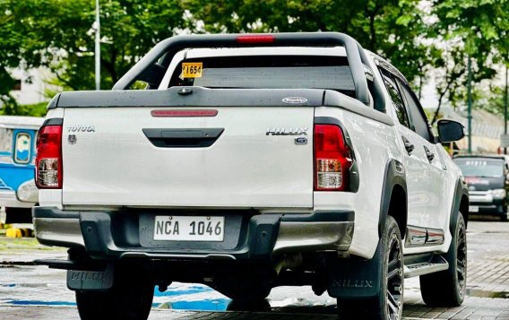 Sell White 2019 Toyota Hilux in Makati-3