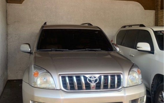 Sell White 2004 Toyota Land Cruiser in Quezon City-1