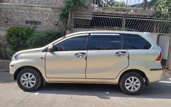 Selling White Toyota Avanza 2017 in Caloocan