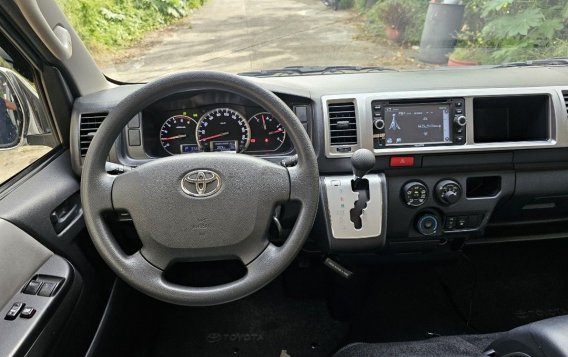 Selling Pearl White Toyota Hiace Super Grandia 2018 in Caloocan-9