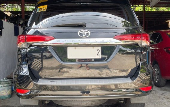 Silver Toyota Fortuner 2016 for sale in Quezon City-6