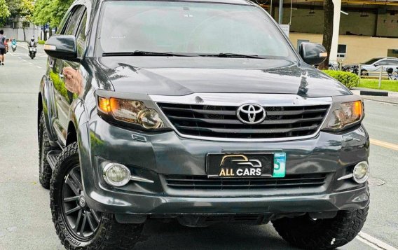 White Toyota Fortuner 2012 for sale in Makati-1