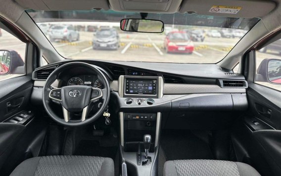 Selling White Toyota Innova 2021 in Makati-9