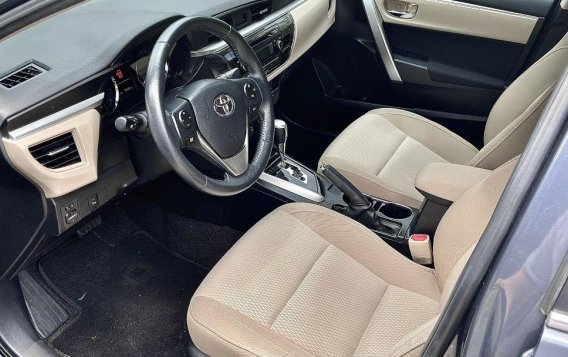 White Toyota Corolla altis 2015 for sale in Marikina-5