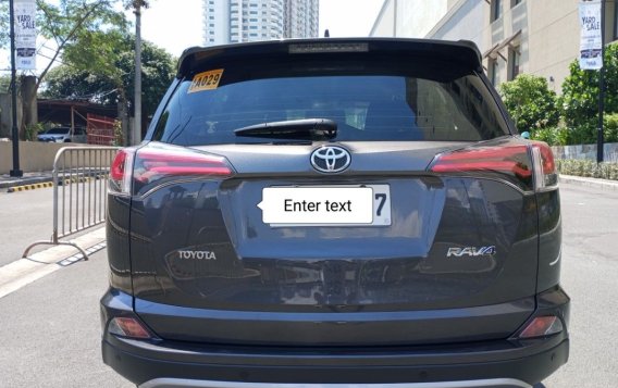 Selling White Toyota Rav4 2018 in Pasig-3