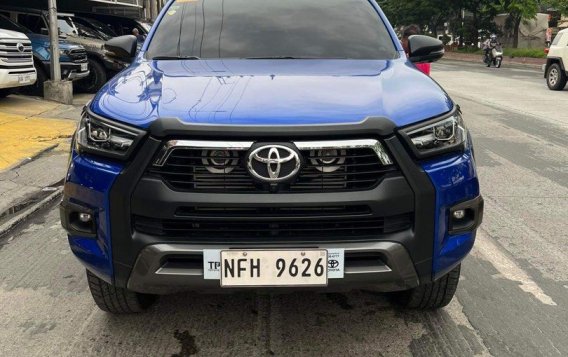 Selling White Toyota Hilux 2022 in Caloocan-1