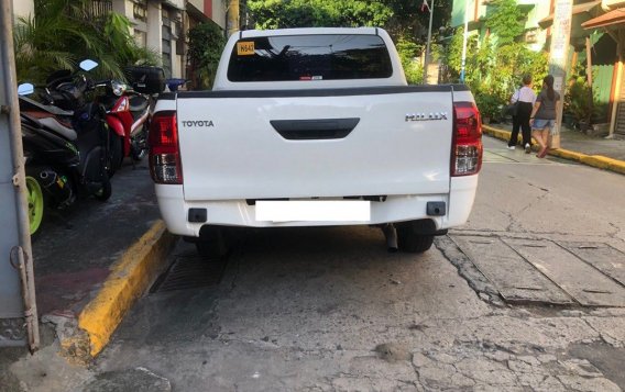 White Toyota Hilux 2022 for sale in Manual-3